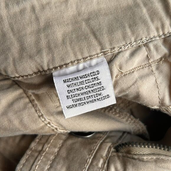 Style & Co Womens Cargo Bermuda Shorts 10P Petite Beige Button Pockets High Rise - Picture 11 of 12